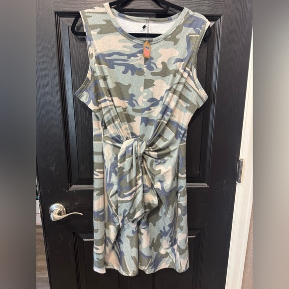 Camo Sleeveless Dress - Picture 1 of 3